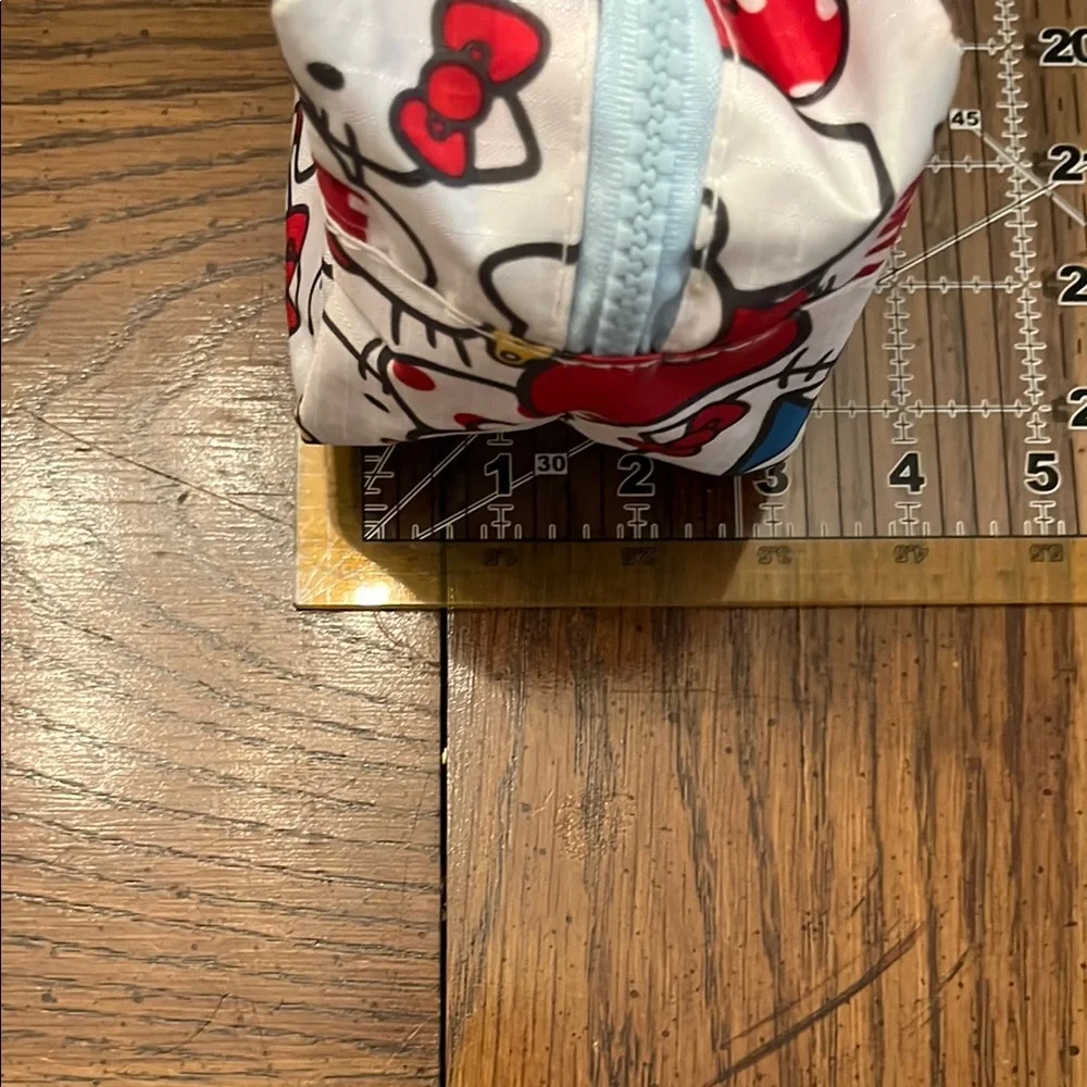 Hello Kitty Red‎ and White Toiletry Bag